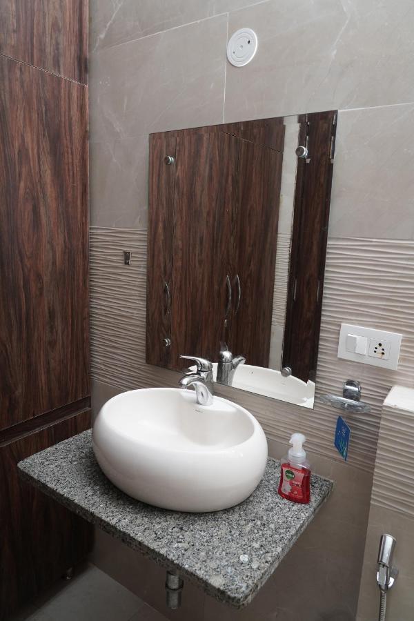 Own Stay Нью-Дели Экстерьер фото